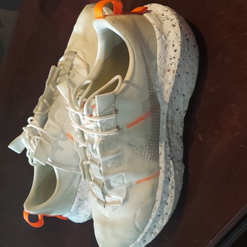Nike - Picture 3 of 3